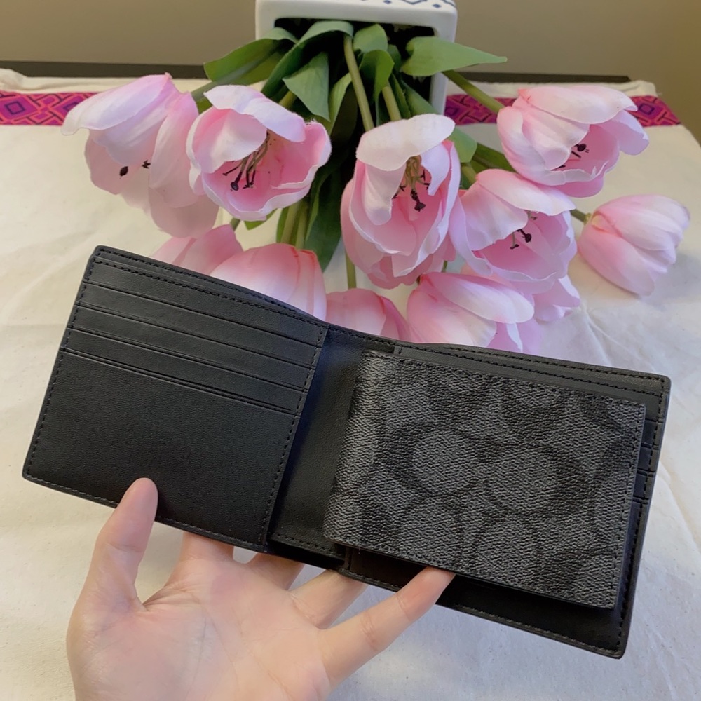 Coach Compact Id Wallet In Signature Canvas - Picture 7 of 9